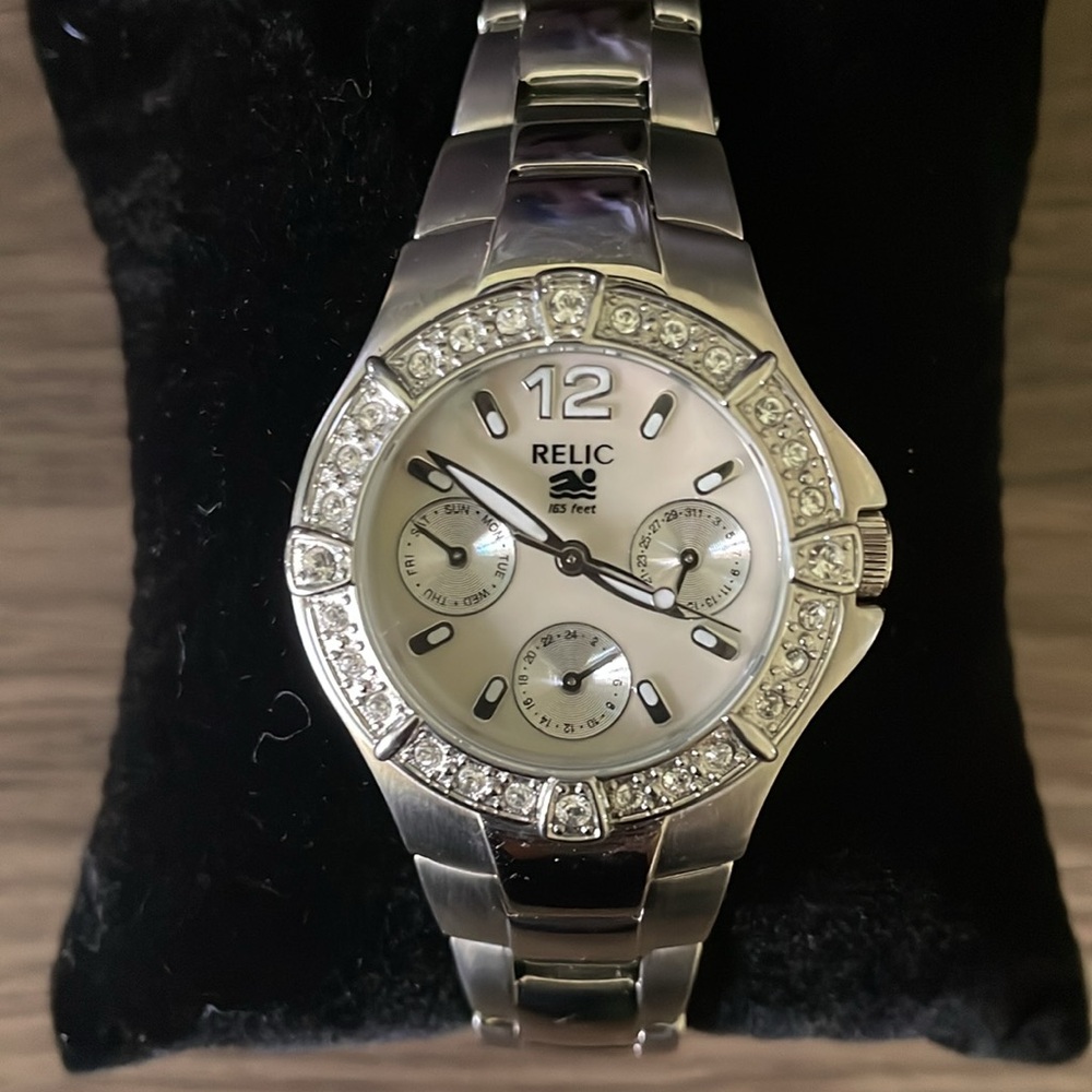 Women’s Relic Watch - Picture 3 of 5
